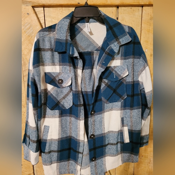 Shacket - Picture 2 of 2